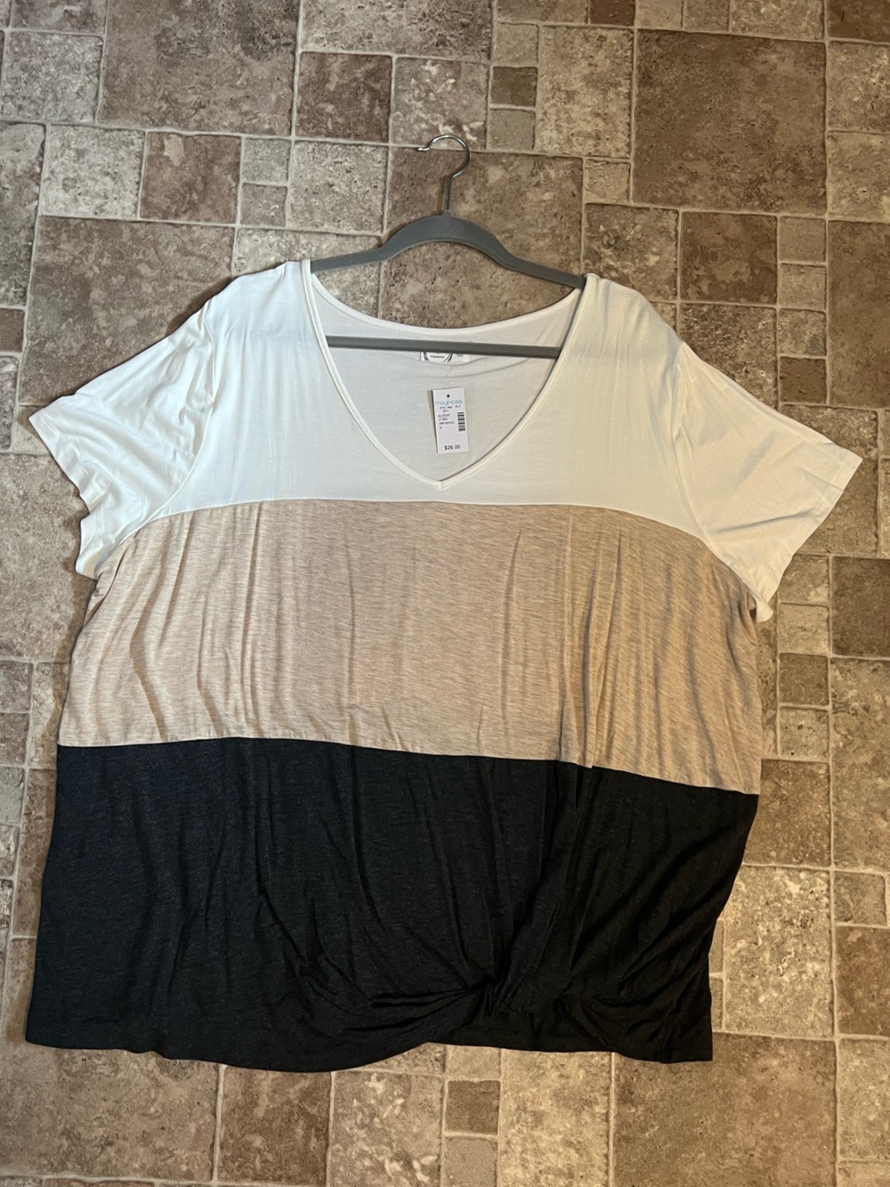 NWT 3X Maurices Colorblock V-Neck Top in White, Tan & Black